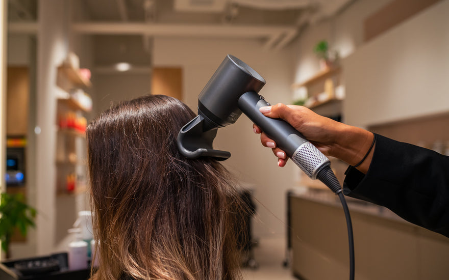 Hoe je gekleurd haar verzorgt - 9 professionele tips