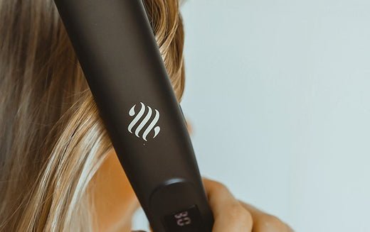 Titanium versus keramische stijltang - wat beter is voor je haar - Ace & Taylor